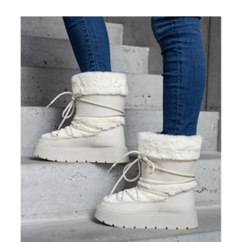 Light beige insulated lace-up snow boots decorated with fur by Istiss - Solea 1