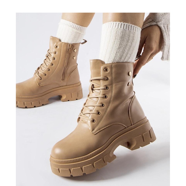 Beige workers' shoes with a thicker sole, Melicucca - Solea 1