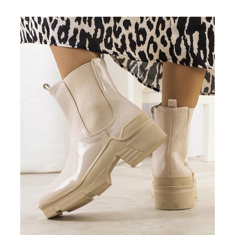 Beige patent leather ankle boots from Asma - Solea 2