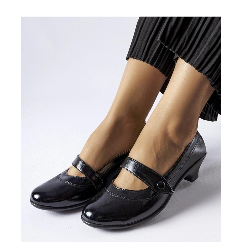 Black low-heeled pumps from Simi - Solea 1