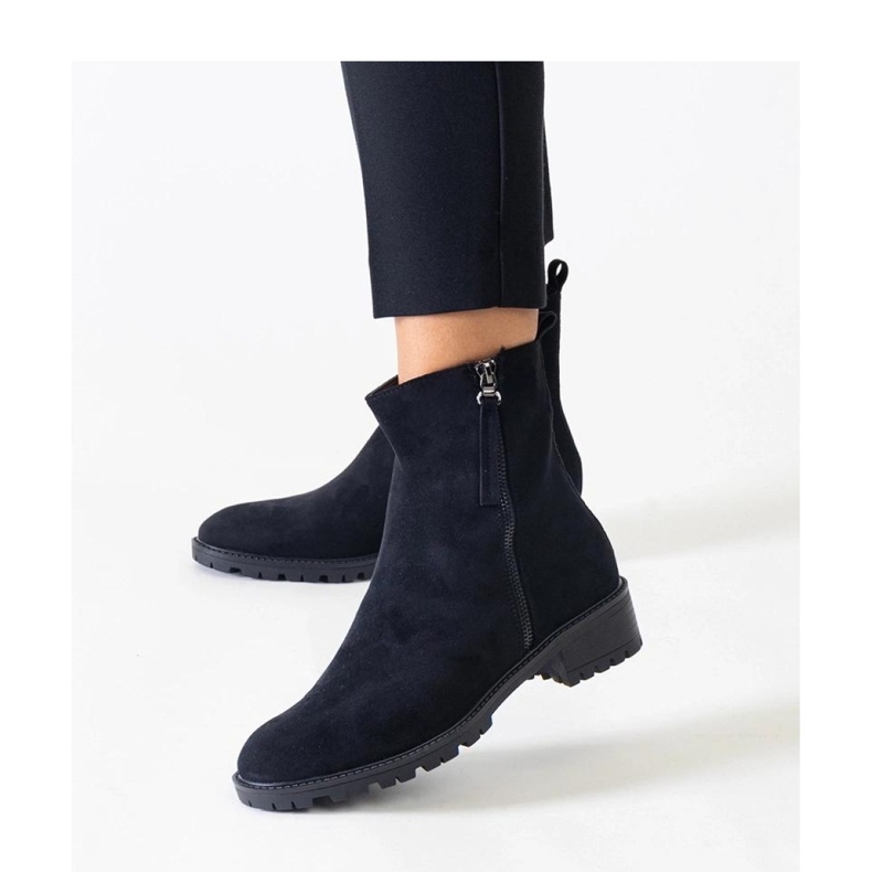 Black high ankle boots on an eco-suede platform by Zahra - Solea 1