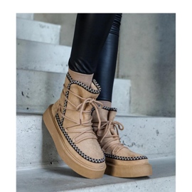 Beige lace-up snow boots on a platform decorated with Mckenzie - Solea embroidery 1