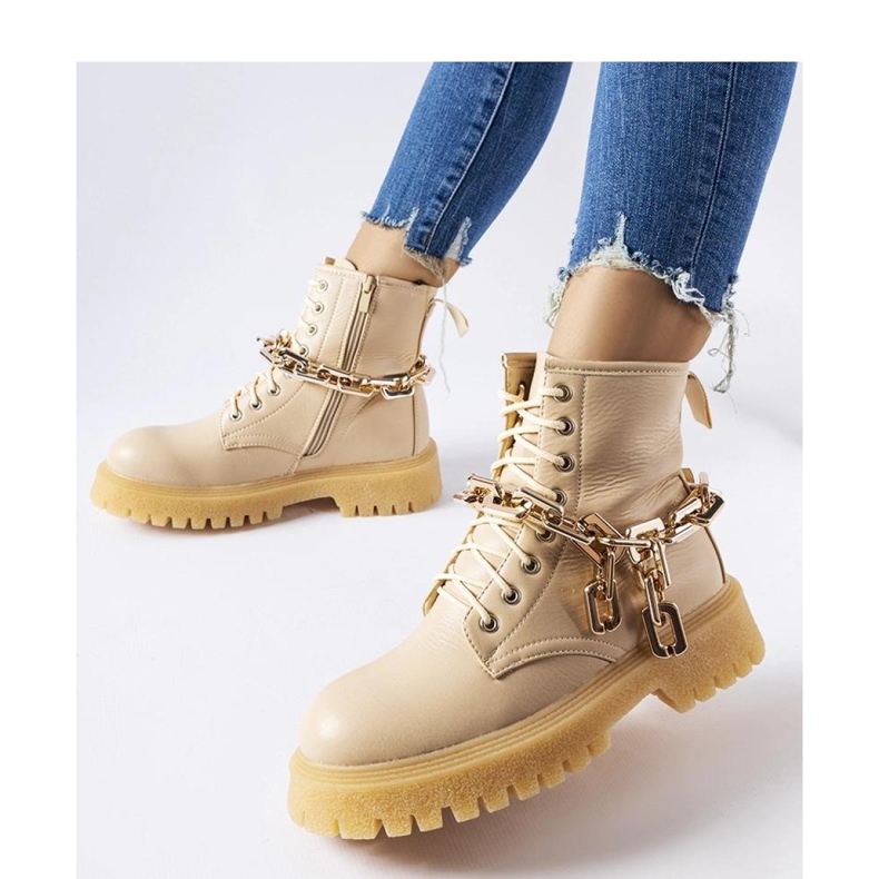 Beige boots with a chain Bowling - Solea 1