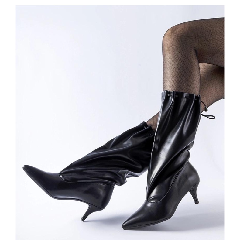 Black boots with a low heel from Deserres - Solea 1