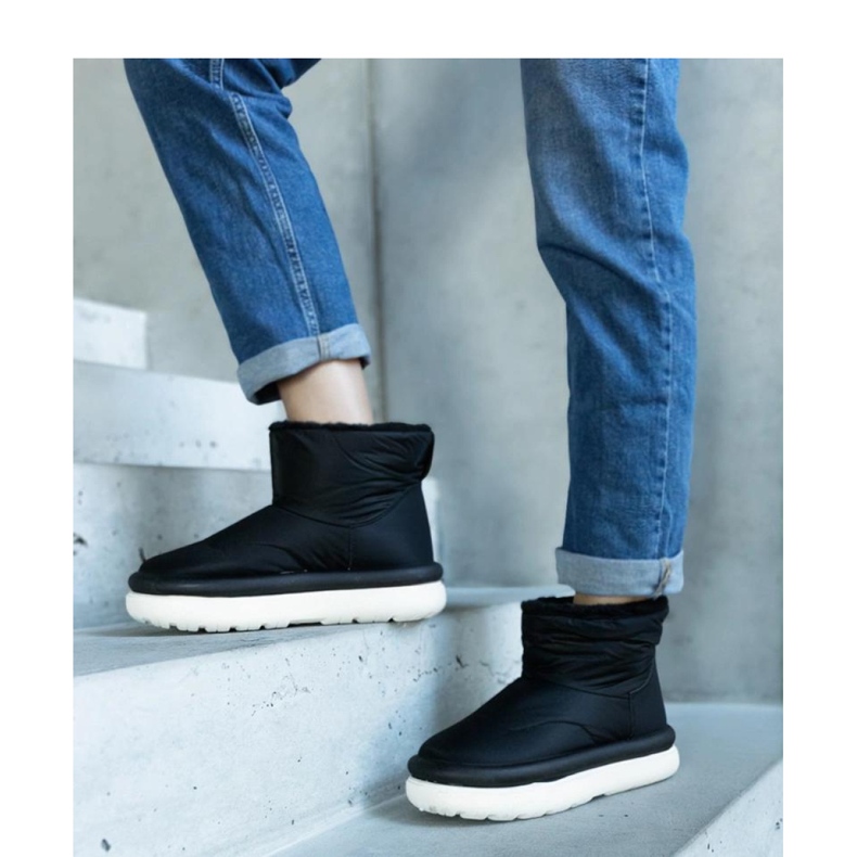 Black warm snow boots on the Cores - Solea platform 1