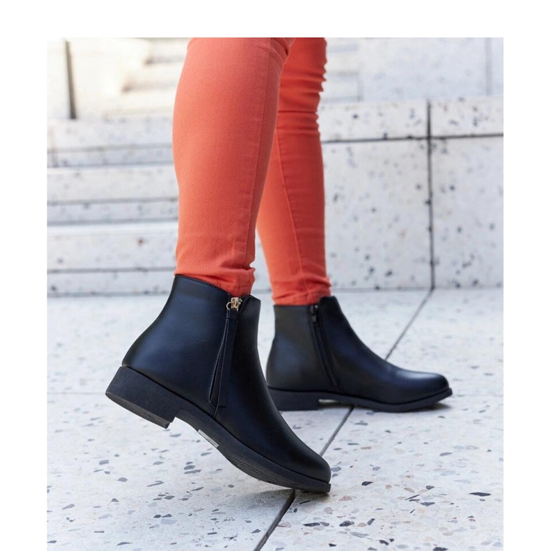 Black insulated flat boots by Paien - Solea 2