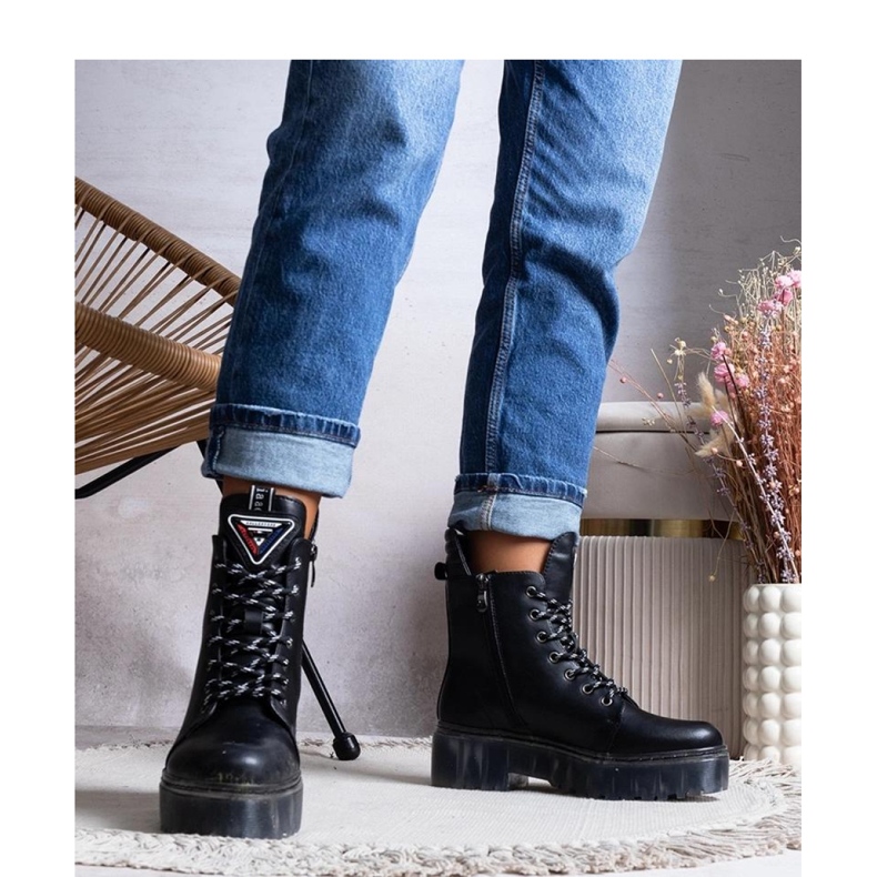 Black boots, natural leather 2