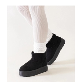 Black casual snow boots with a high platform 1
