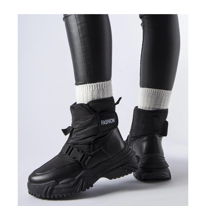 Black insulated snow boots with Velcro 1