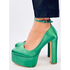 Green platform pumps 1