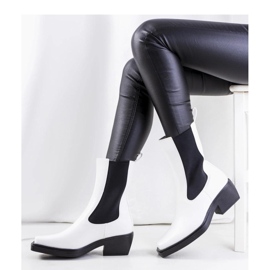 White ankle boots from Maret - Solea 1