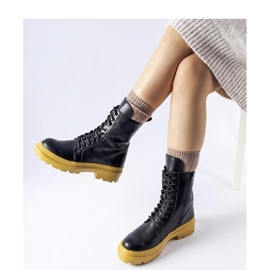 Black sneakers with a yellow sole Quennie - Solea 1