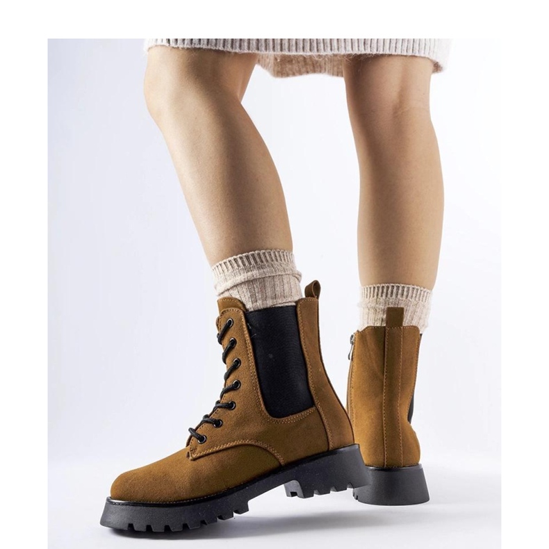 Brown boots with a massive sole Swinford - Solea 1