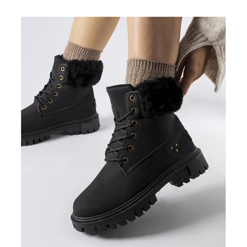 Black boots with decorative fur 1