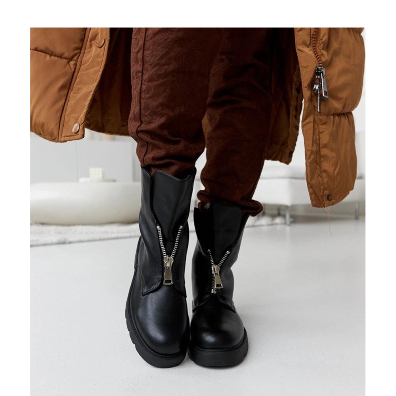 Black insulated ankle boots with a zipper 1
