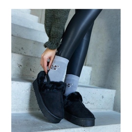 Black platform slippers decorated with fur and with an elastic band at the heel 2