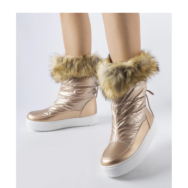 Metallic snow boots with decorative fur pink 1
