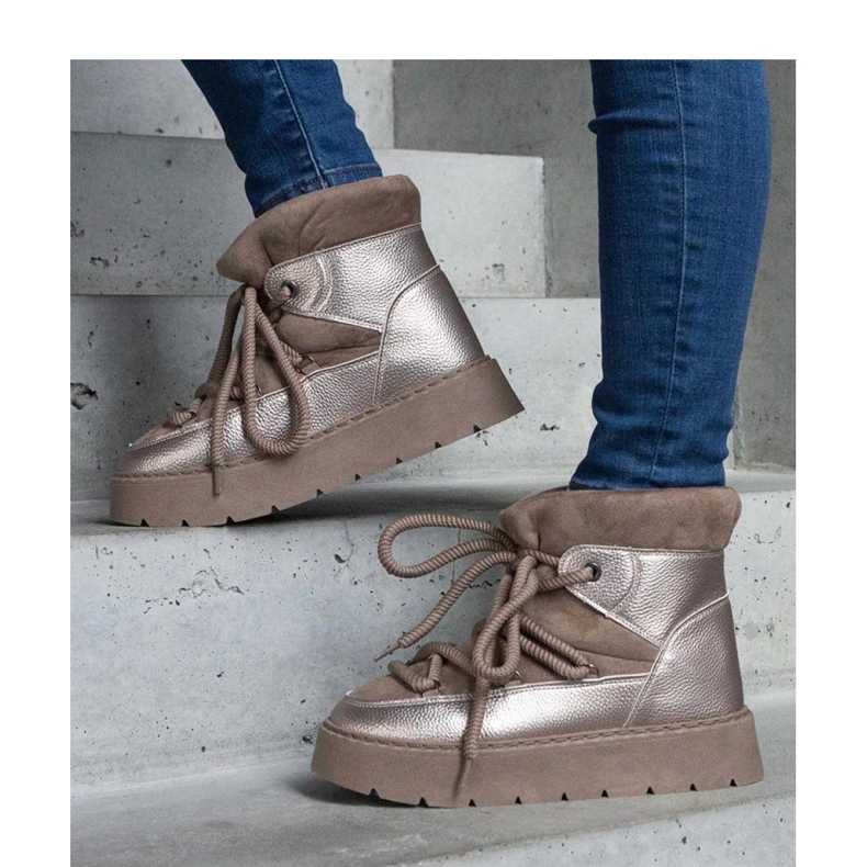 Platform snow boots insulated with fur beige 1