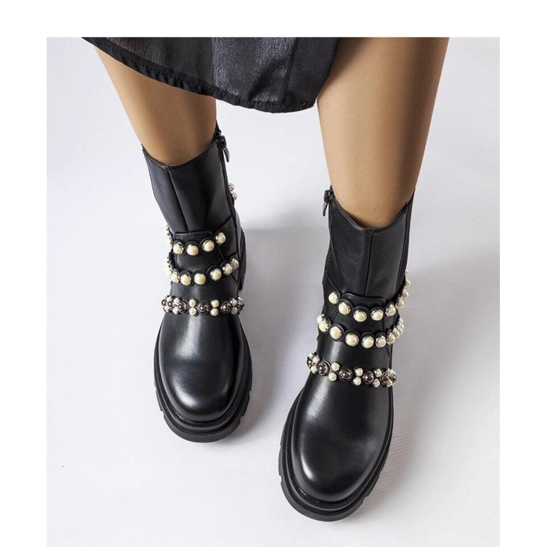 Black boots decorated with pearls 2