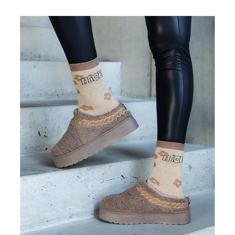Brown platform snow boots with a low upper and embroidered Greene - Solea pattern 1