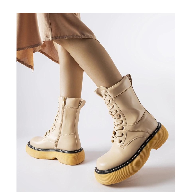 Beige insulated platform workers 1