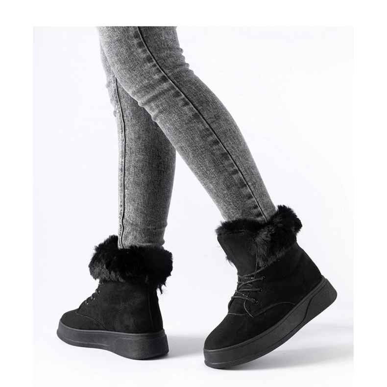 Black platform snow boots 1