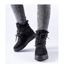 Black platform snow boots 1