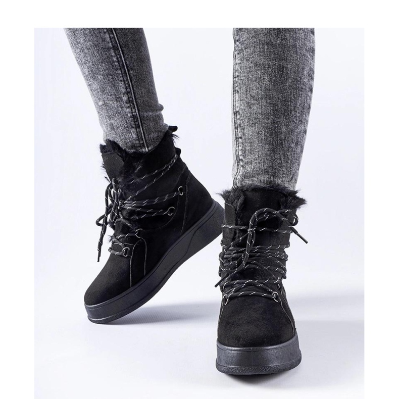 Black platform snow boots 1