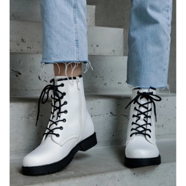 White insulated eco-leather worker boots 1