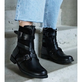 Black insulated flat boots 1