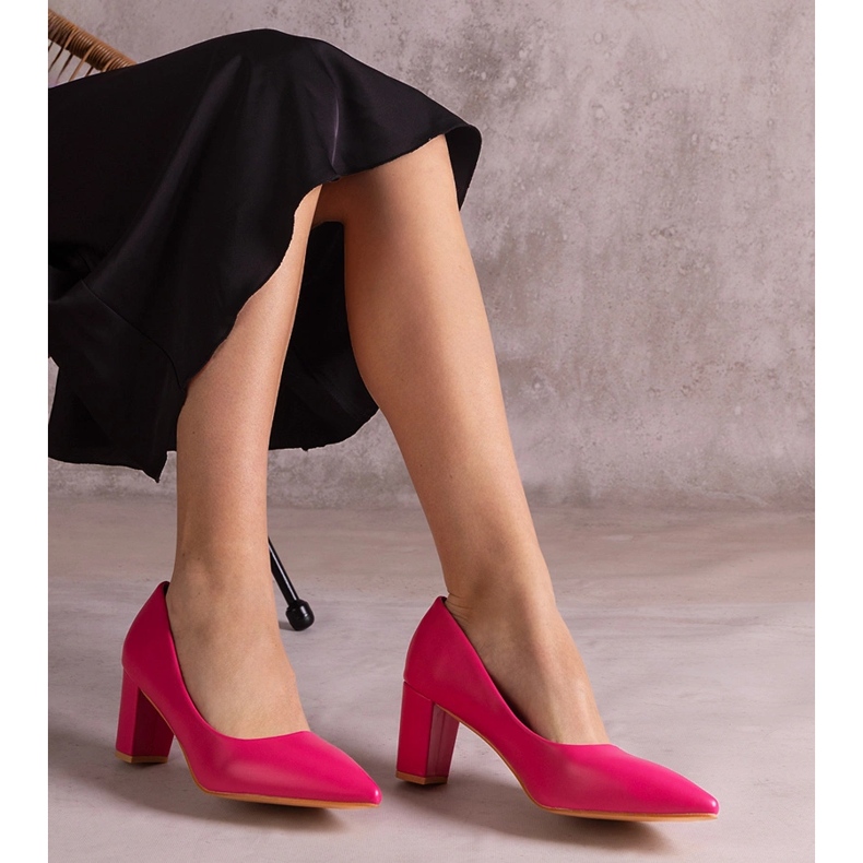 Pink pumps on the pillar 1 Pink pumps on the pillar 1