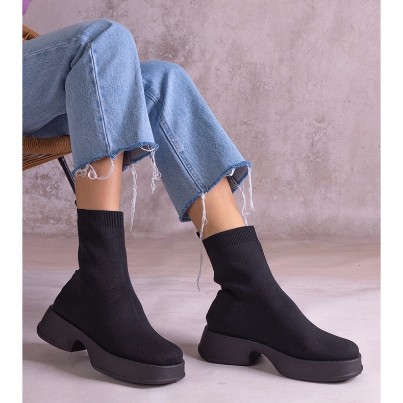 Black boots with a flexible upper 1