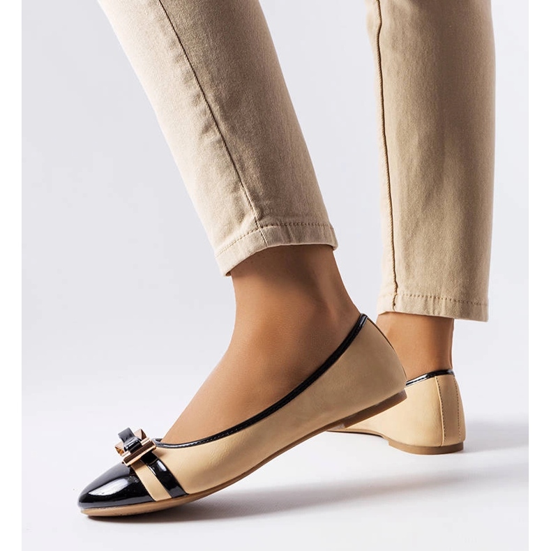 Black and beige ballerinas with a bow from Dufour 2