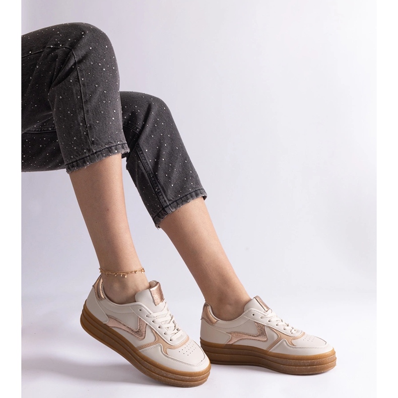 Beige sneakers with a rubber sole 1