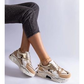 Beige sneakers decorated with a zircon string 2