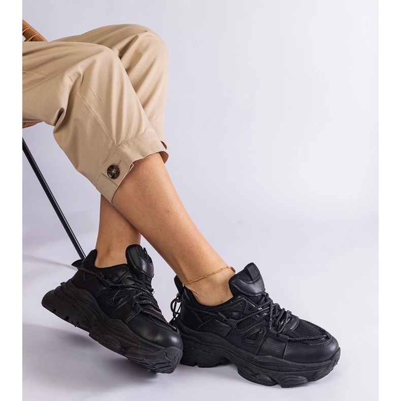 Black women's sports sneakers 1 Black women's sports sneakers 1