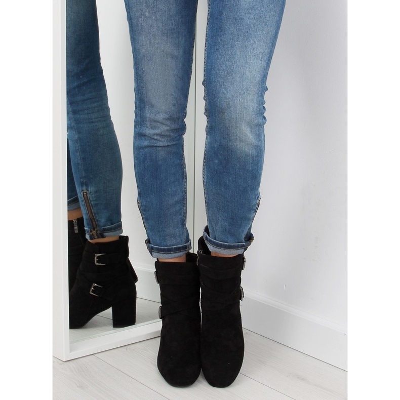 Black boots with wide heels CL62 black 2