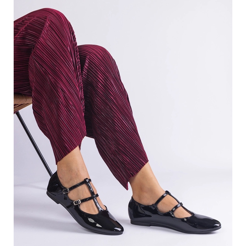 Black ballerinas varnished with a buckle 2
