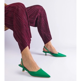 Green ducklings with open 1