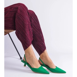 Green ducklings with open 2