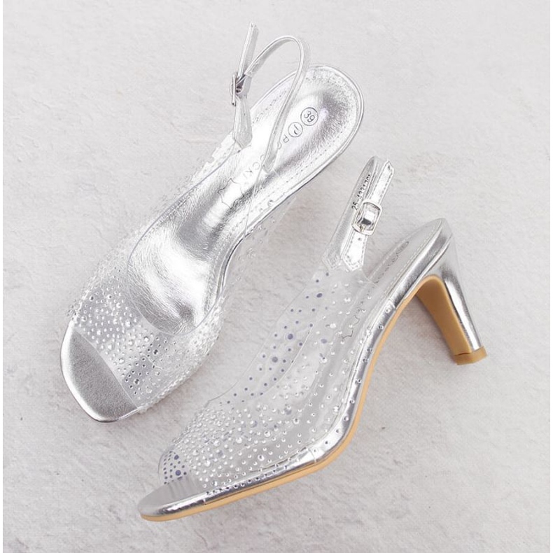 Sandals on the Potocki post at WS43317 Wol284C 2