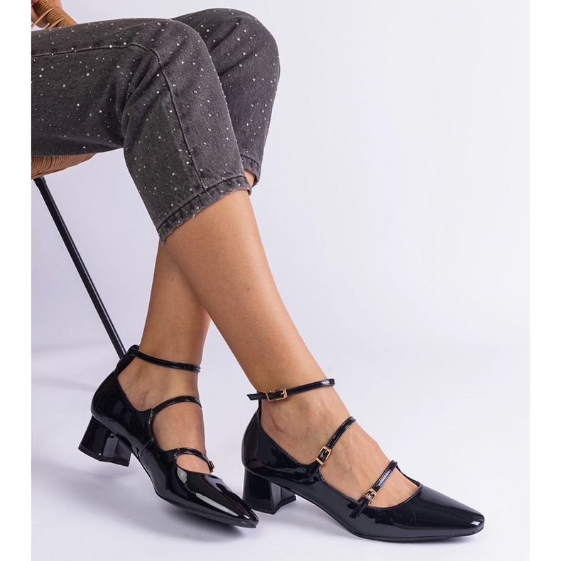 Black pumps varnished with a belt 2 Black pumps varnished with a belt 2