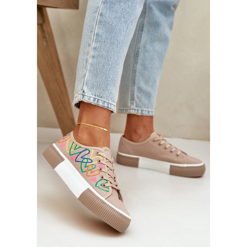 Women's sneakers in dark -sized hearts beige 2