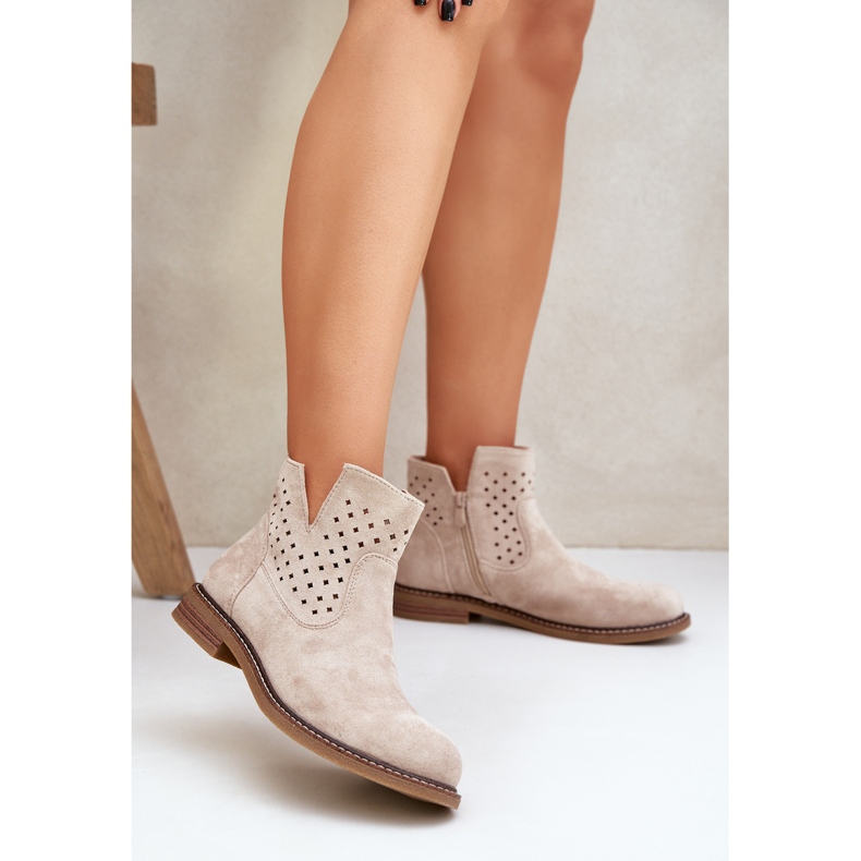 Flat -heeled boots with an openwork boot light beige 2