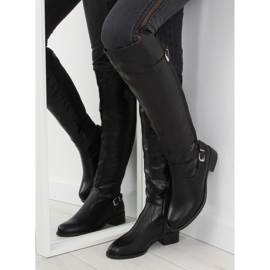 Black boots with a flexible upper 1