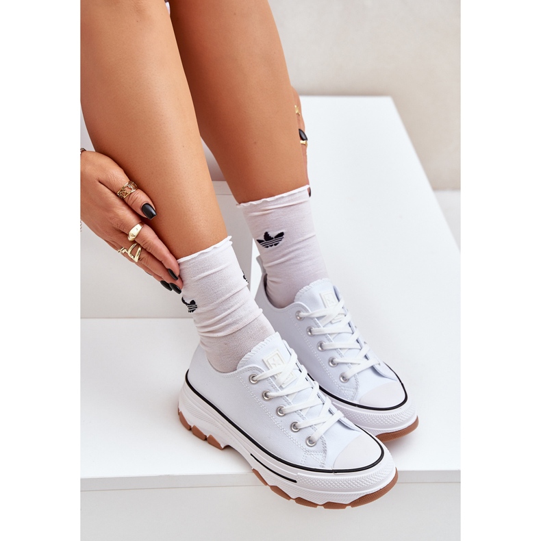 News Low women's sneakers on the platform white 2
