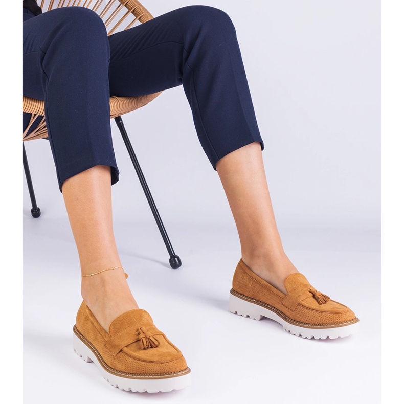 Brown women's loafers from Ekozamsz with fringes 1
