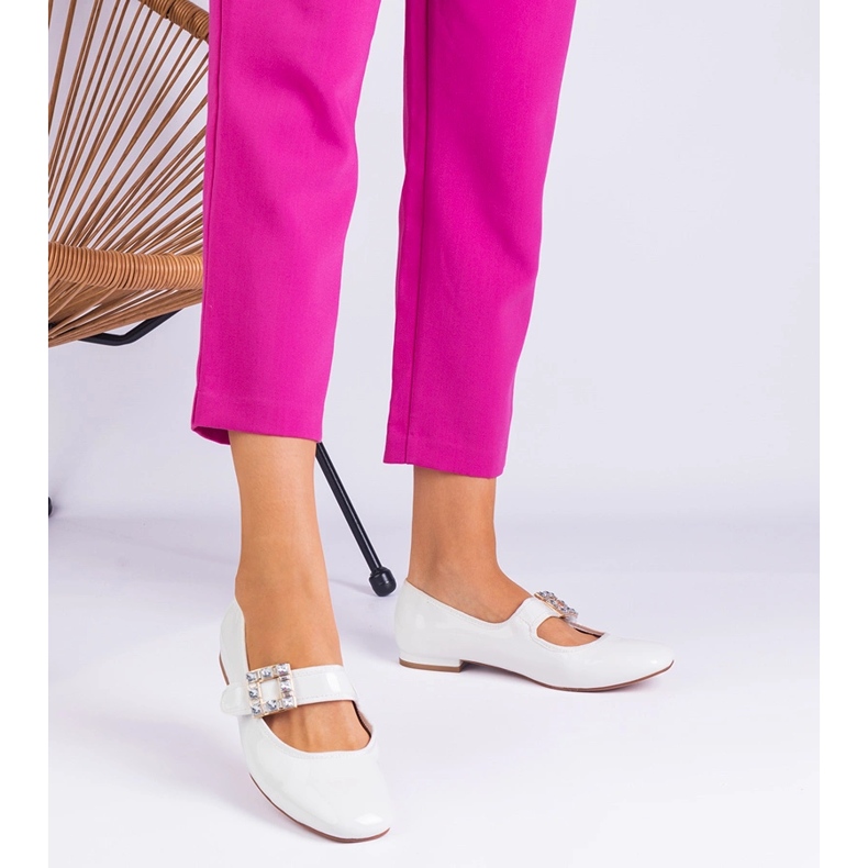 White varnished ballerinas decorated with a buckle 1 White varnished ballerinas decorated with a buckle 1