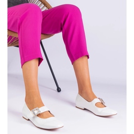 White varnished ballerinas decorated with a buckle 2 White varnished ballerinas decorated with a buckle 2