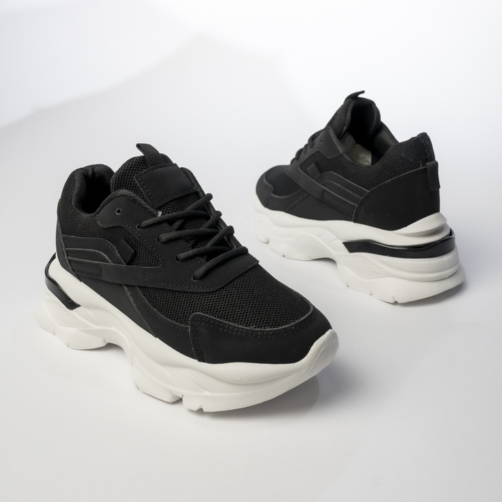 Women's black sports sneakers 2